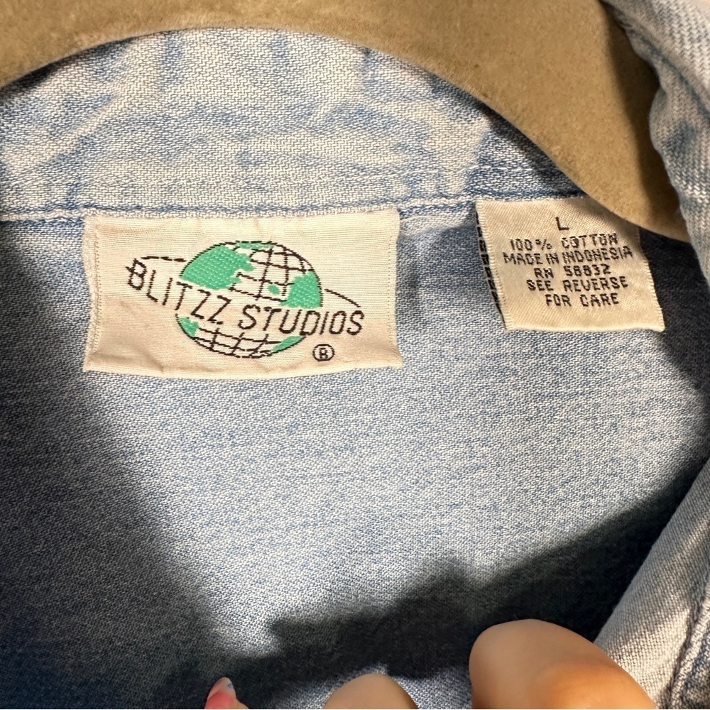 Blitzz Studios Denim Shirt, Flintstones Back Embroidery (L) Light Wash, Retro - Picture 6 of 9
